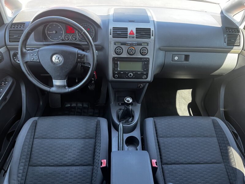 VOLKSWAGEN TOURAN 7 PLACES 2009