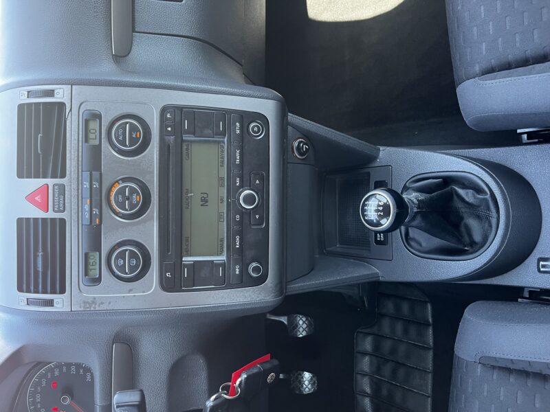 VOLKSWAGEN TOURAN 7 PLACES 2009