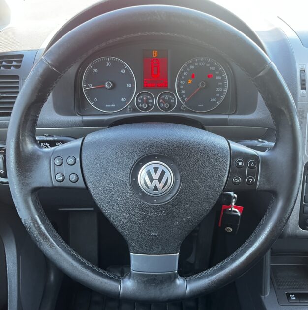 VOLKSWAGEN TOURAN 7 PLACES 2009