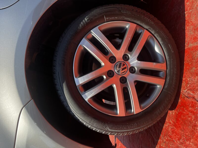 VOLKSWAGEN TOURAN 7 PLACES 2009