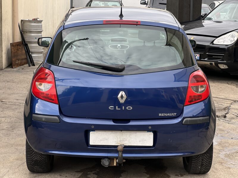RENAULT CLIO 1.6 2005