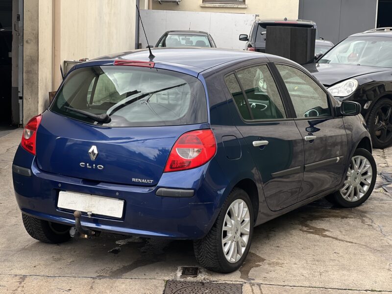 RENAULT CLIO 1.6 2005