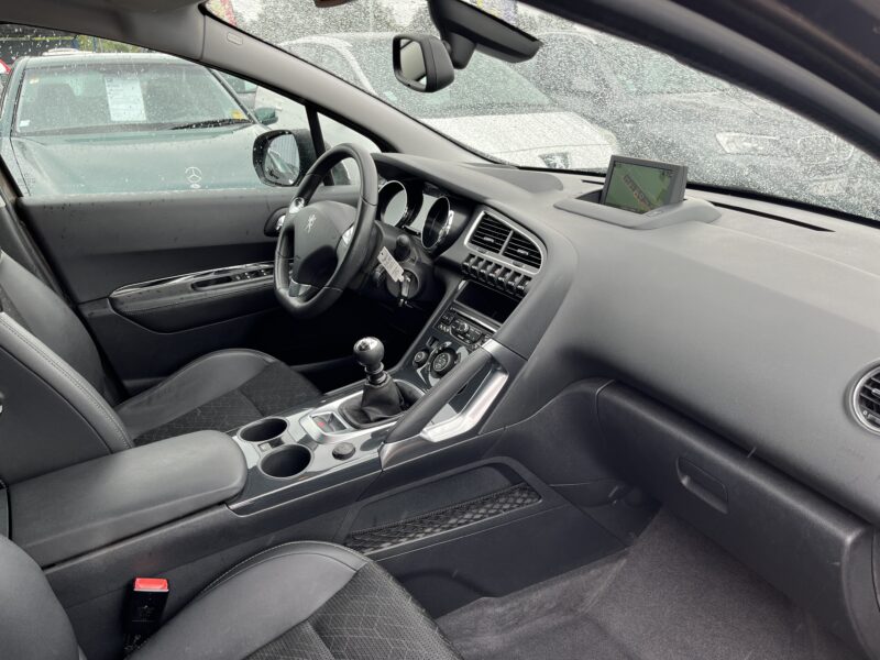 PEUGEOT 3008 Monospace 2014