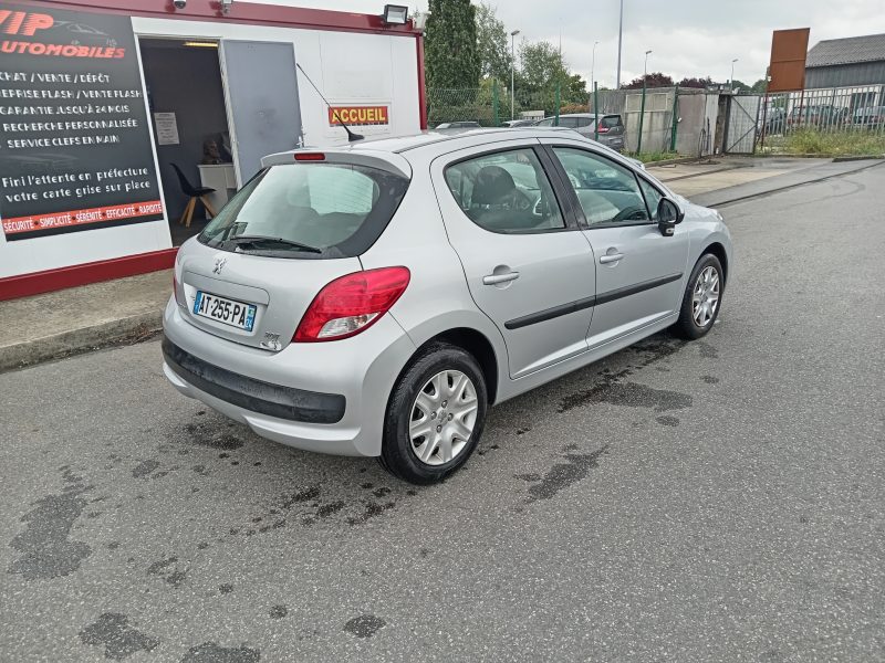PEUGEOT 207 2010