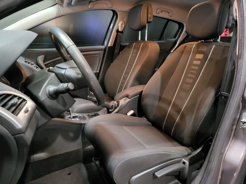 RENAULT MEGANE III 1.5 dCi 110cv Business EDC 84000kms // RADAR AV-AR/BLUETOOTH/ATTELAGE