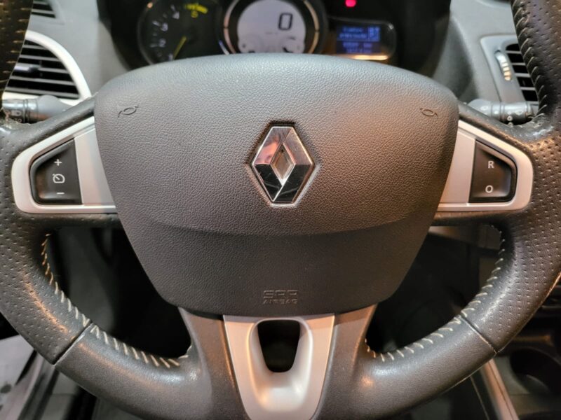 RENAULT MEGANE III 1.5 dCi 110cv Business EDC 84000kms // RADAR AV-AR/BLUETOOTH/ATTELAGE