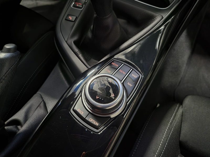 BMW SERIE 1 116 d SPORT 116cv / CARPLAY / FULL LED / RADARS AV AR