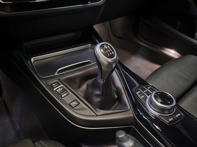 BMW SERIE 1 116 d SPORT 116cv / CARPLAY / FULL LED / RADARS AV AR