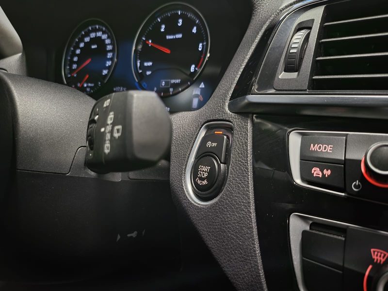 BMW SERIE 1 116 d SPORT 116cv / CARPLAY / FULL LED / RADARS AV AR