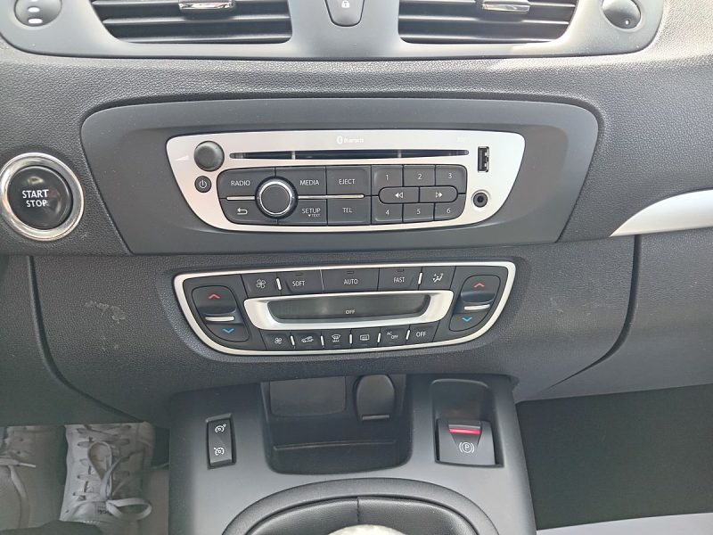 RENAULT SCÉNIC III 2014