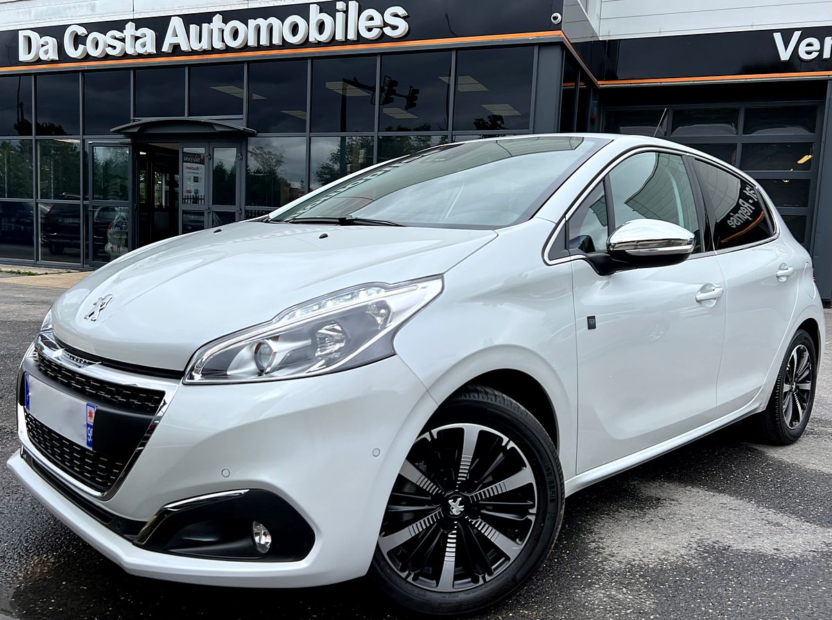 PEUGEOT 208 PHASE 2 II TECH EDITION 1.2 110 APPLE CARPLAY CAMERA / 2849 Kms 1ERE MAIN - Garantie1an