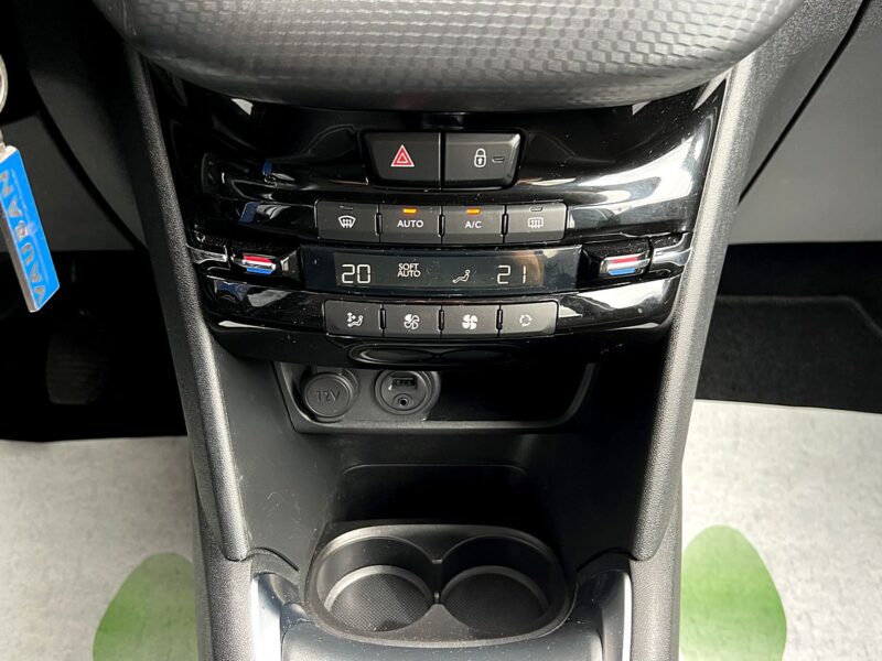 PEUGEOT 208 PHASE 2 II TECH EDITION 1.2 110 APPLE CARPLAY CAMERA / 2849 Kms 1ERE MAIN - Garantie1an
