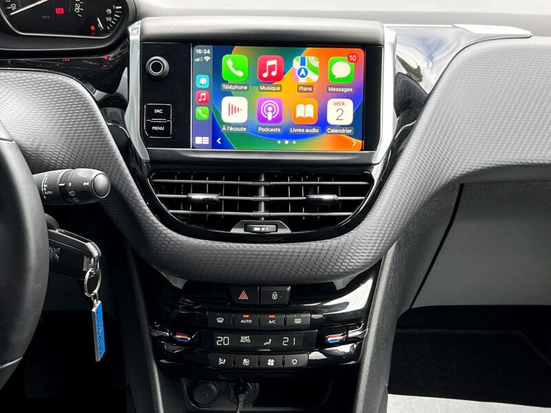 PEUGEOT 208 PHASE 2 II TECH EDITION 1.2 110 APPLE CARPLAY CAMERA / 2849 Kms 1ERE MAIN - Garantie1an