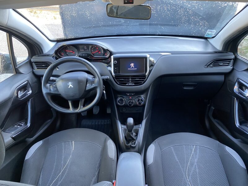 PEUGEOT 208 2012