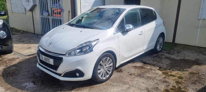 PEUGEOT 208 1.2 BOITE AUTOMATIQUE  110cv ALLURE