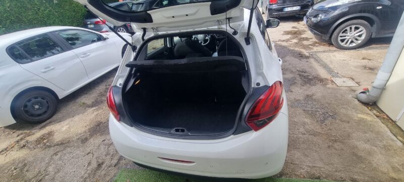 PEUGEOT 208 1.2 BOITE AUTOMATIQUE  110cv ALLURE