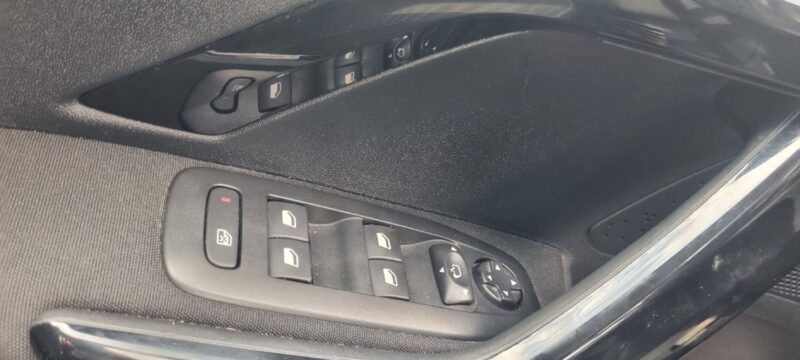 PEUGEOT 208 1.2 BOITE AUTOMATIQUE  110cv ALLURE