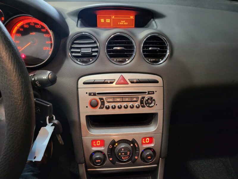 PEUGEOT 308 1.6 VTi 120cv Confort Pack 5p // CLIMATISATION AUTO/PRISE AUX/RADIO CD MP3