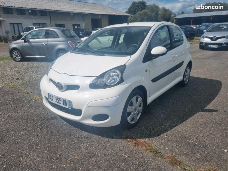 TOYOTA AYGO 2009
