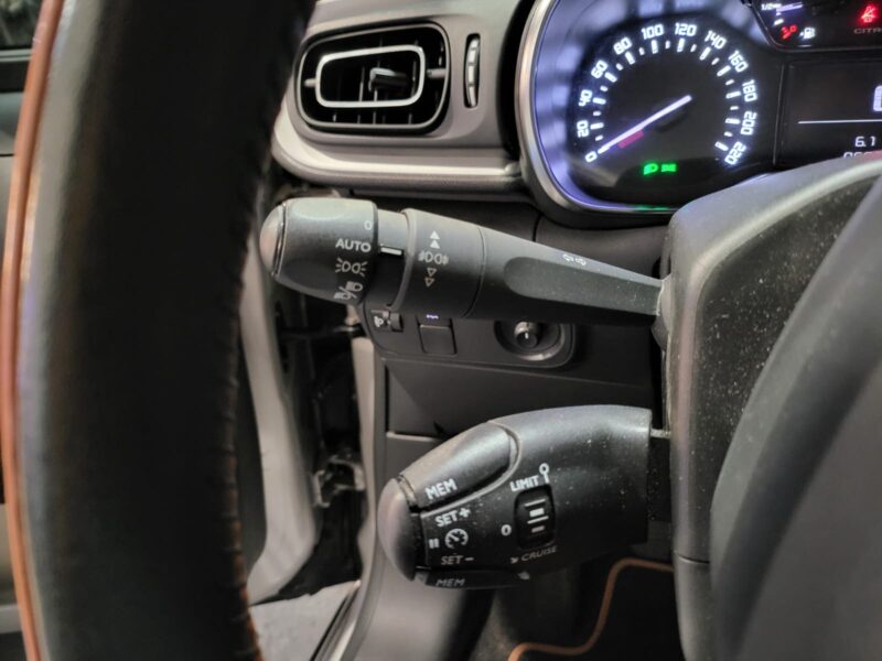 CITROEN C3 III 1.2 PureTech 82cv Shine 5p // APPLE CARPLAY/MIRROR LINK/RADAR DE RECUL