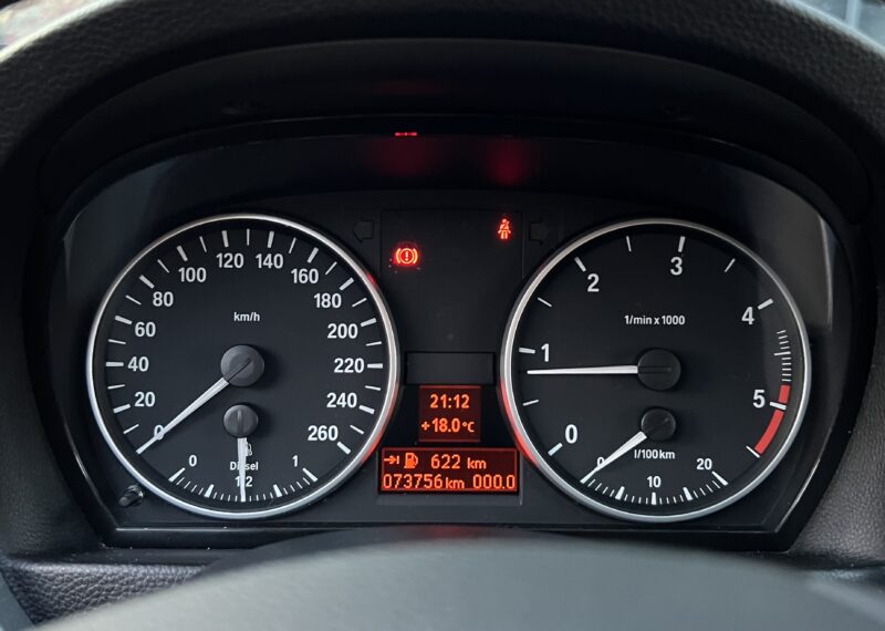 BMW SERIE 3 E90 BERLINE 318D 2.0 122 Cv Finition LUXE / 73 700 Kms CUIR GPS - Garantie1an