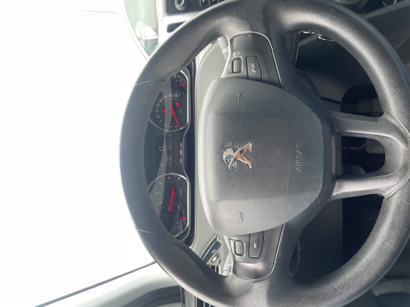 PEUGEOT 208 I 2013