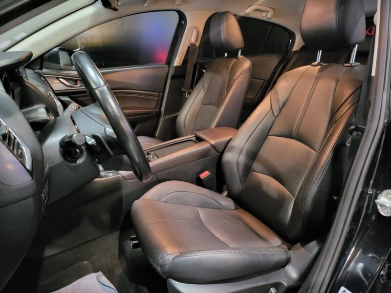 MAZDA 3 2.0 SKYACTIV-G 120cv Dynamique BVA // CAMEA DE RECUL/SIEGES CHAUFFANTS/SONO BOSE/VOLANT CHAU