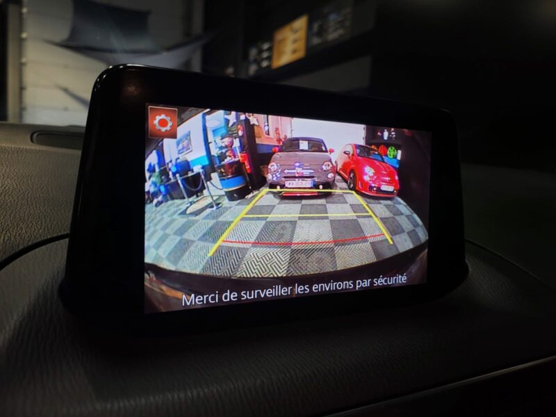 MAZDA 3 2.0 SKYACTIV-G 120cv Dynamique BVA // CAMEA DE RECUL/SIEGES CHAUFFANTS/SONO BOSE/VOLANT CHAU