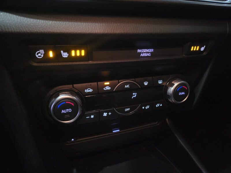 MAZDA 3 2.0 SKYACTIV-G 120cv Dynamique BVA // CAMEA DE RECUL/SIEGES CHAUFFANTS/SONO BOSE/VOLANT CHAU