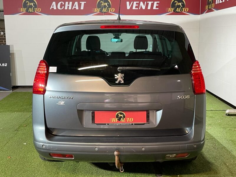 PEUGEOT 5008 2011