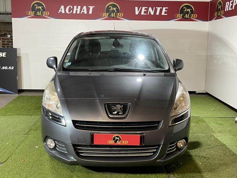 PEUGEOT 5008 2011