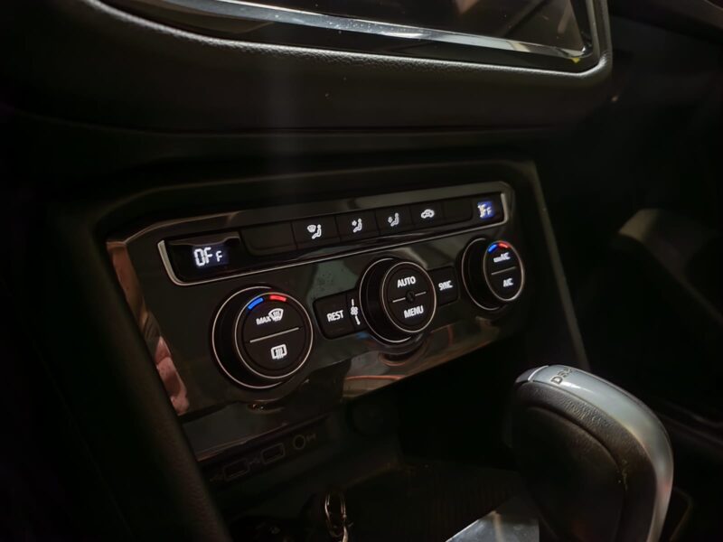 VOLKSWAGEN TIGUAN 2.0 TDI 150cv CARAT 4X4 DSG7 TOIT OUVRANT / APPLE & ANDROID / VIRTUAL COCKPIT