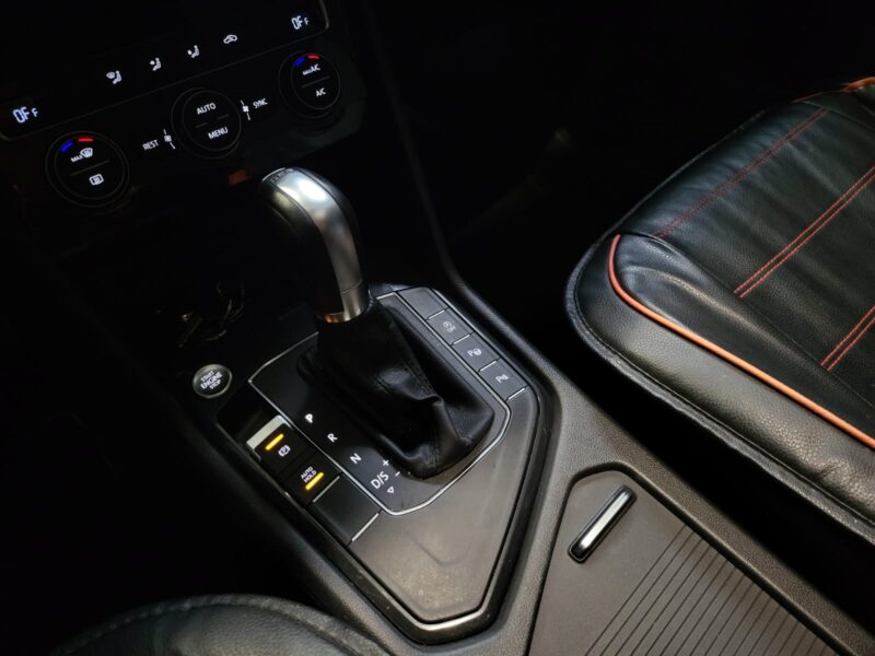 VOLKSWAGEN TIGUAN 2.0 TDI 150cv CARAT 4X4 DSG7 TOIT OUVRANT / APPLE & ANDROID / VIRTUAL COCKPIT