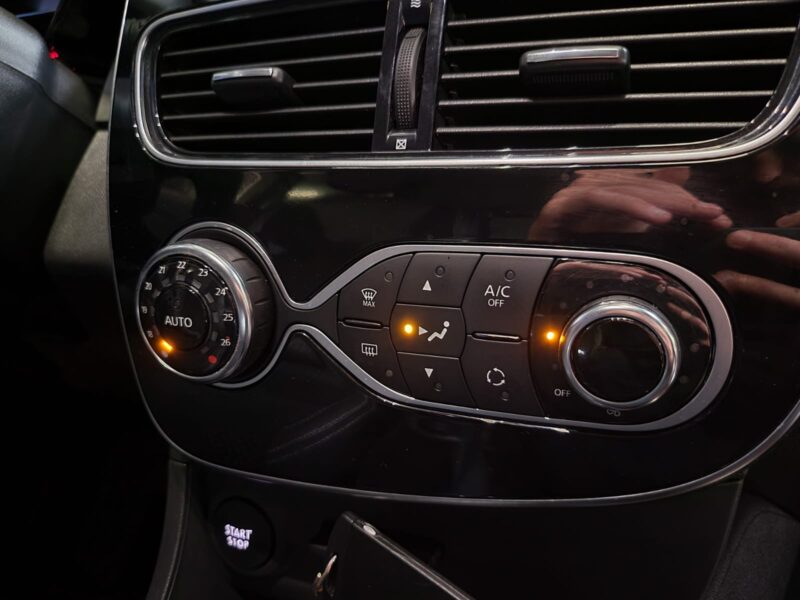 RENAULT CLIO IV 1.2 tce 120cv INTENSE / CARPLAY/ ANDROID AUTO / ENTRETIEN REAULT / 1 er MAIN