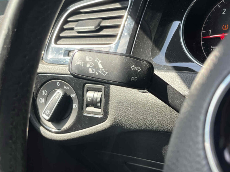 GOLF VII 1.6 105cv BOITE AUTO - TOIT OUVRANT   