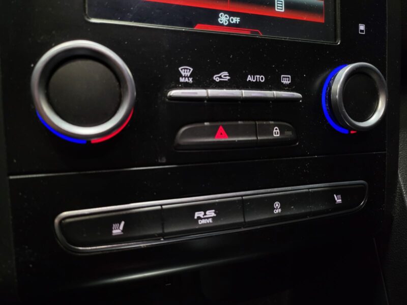 RENAULT MEGANE IV Estate 1.6 dCi 165cv GT EDC 4Control // SIEGES CHAUFFANTS/ACCES MAINS LIBRE/ATTELA