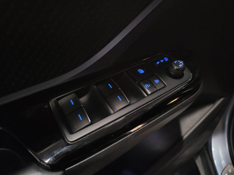 TOYOTA C-HR 122H 1.8 VVT-i Hybrid 99cv Edition // CAMERA DE RECUL/ALERTE FRANCHISSEMENT DE LIGNE/RAD
