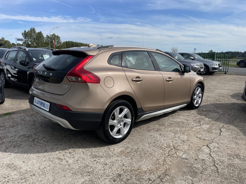 VOLVO V40 2013