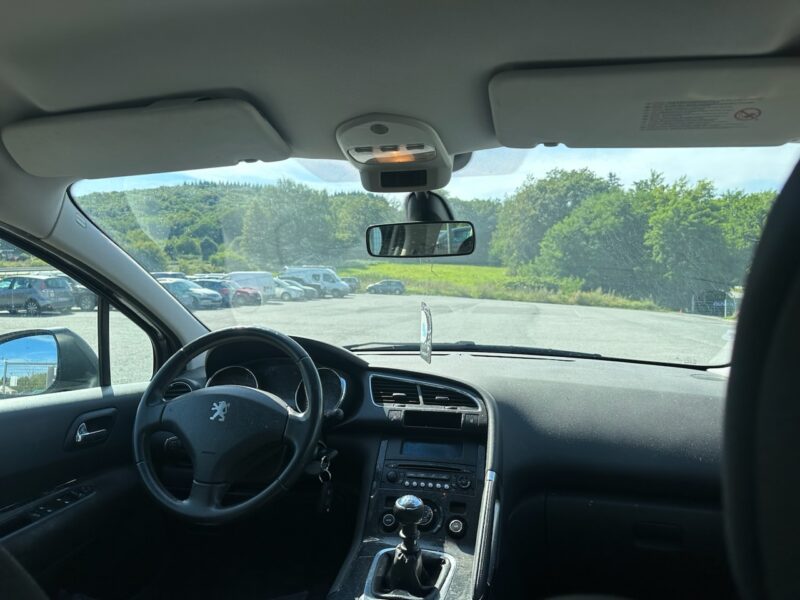 PEUGEOT 3008 Monospace 2011