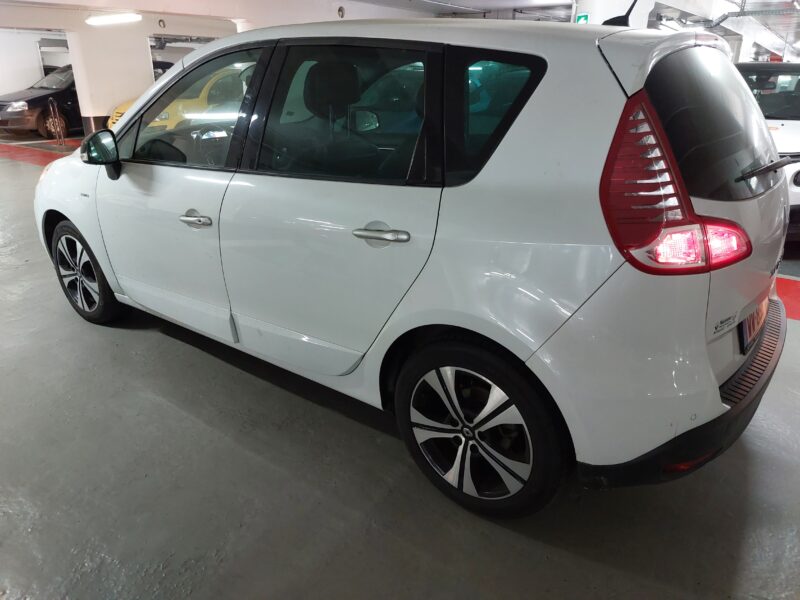 RENAULT SCENIC III 2.0 140 PRIVILEGE