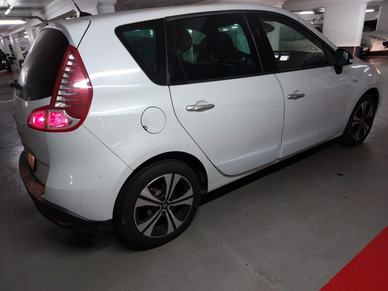 RENAULT SCENIC III 2.0 140 PRIVILEGE