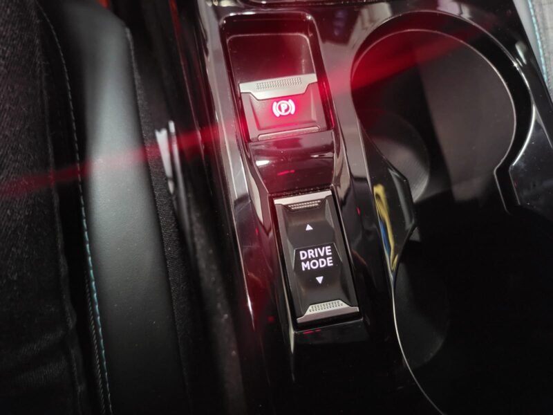 PEUGEOT 208 II 1.2 PureTech 100cv Allure Pack EAT8 // APPLE CARPLAY/MIRROR LINK/CAMERA DE RECUL