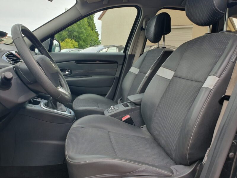 RENAULT SCÉNIC III 2011