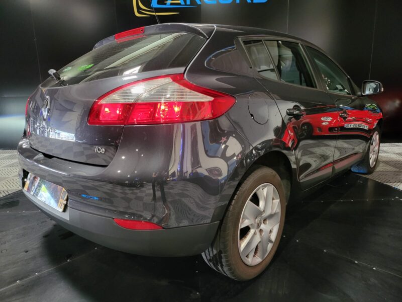 RENAULT MEGANE III 1.2 TCe 115cv Expression 85000kms // GPS TOMTOM/BLUETOOTH/REGULATEUR-LIMITEUR DE 