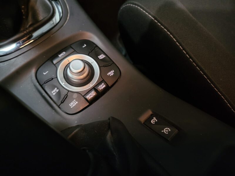 RENAULT MEGANE III 1.2 TCe 115cv Expression 85000kms // GPS TOMTOM/BLUETOOTH/REGULATEUR-LIMITEUR DE 