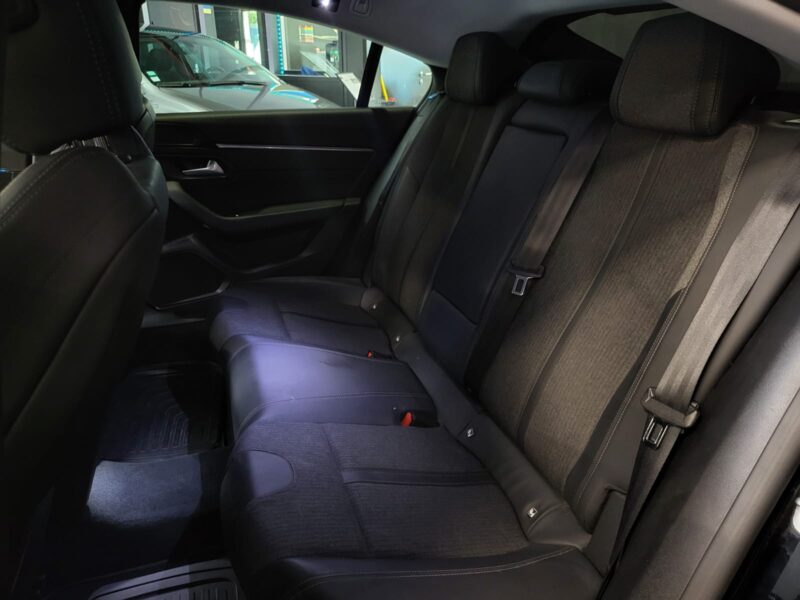 PEUGEOT 508 II 1.6L PureTech 180CH EAT8 ALLURE / CAMERA + APPLE CARPLAY