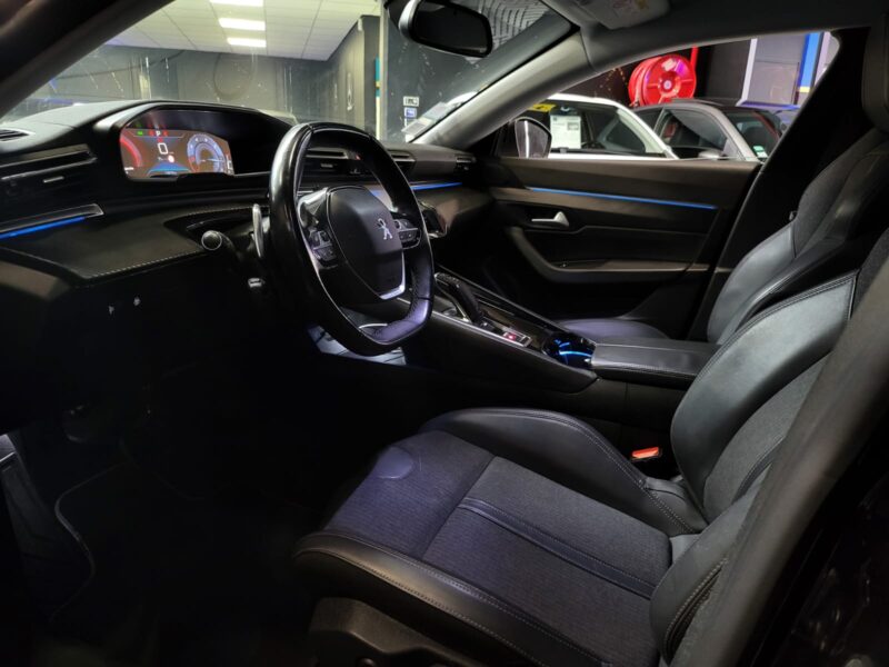 PEUGEOT 508 II 1.6L PureTech 180CH EAT8 ALLURE / CAMERA + APPLE CARPLAY