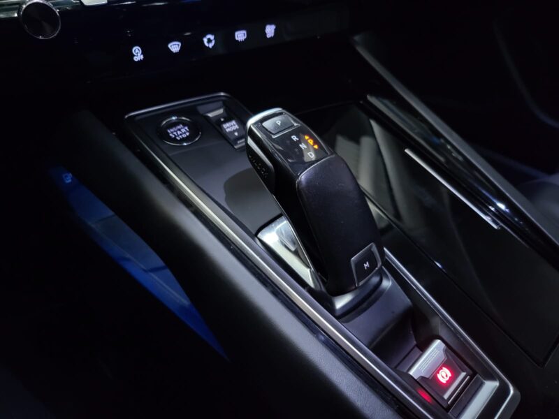 PEUGEOT 508 II 1.6L PureTech 180CH EAT8 ALLURE / CAMERA + APPLE CARPLAY