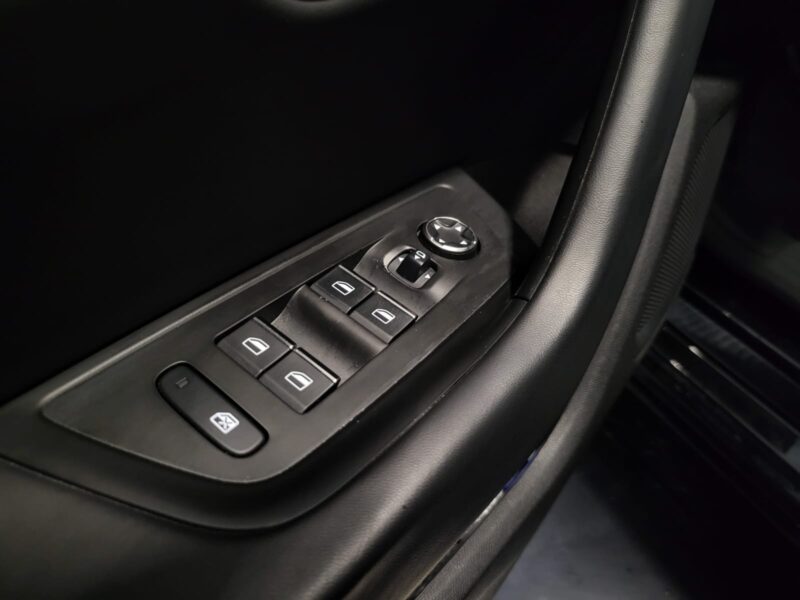 PEUGEOT 508 II 1.6L PureTech 180CH EAT8 ALLURE / CAMERA + APPLE CARPLAY