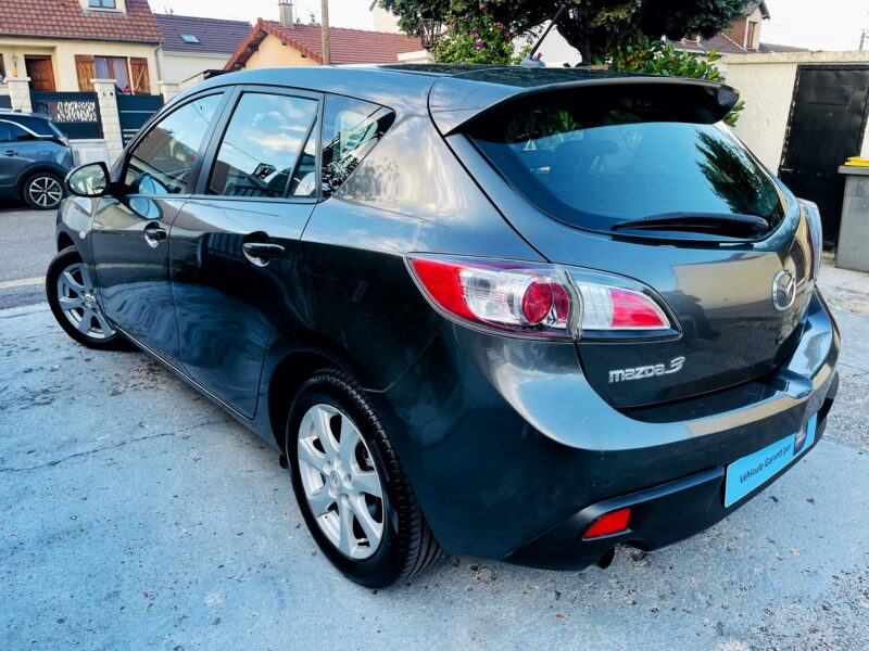 MAZDA 3 2011
